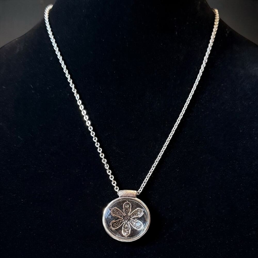 Lucky Brand Faceted Floral Sand Dollar Necklace Womens Silver Tone Pendant 19”